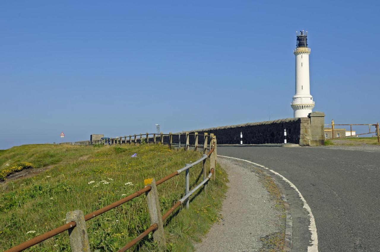 Aberdeen Lighthouse Cottages - Coastal, Dolphins Экстерьер фото